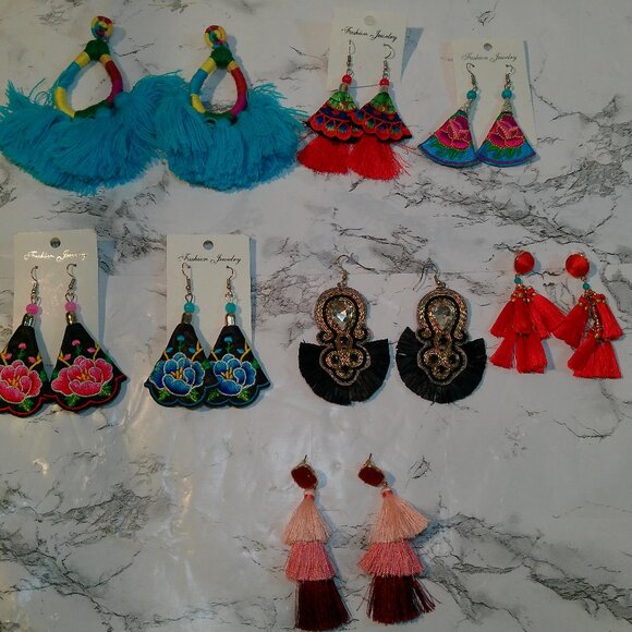 8 Pompon Artesanal Earrings (420) - Picture 1 of 9